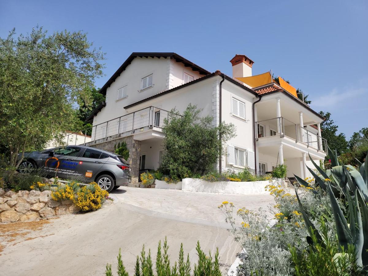 לובראן Apartments Chiara Mit Meerblick Und Pool Und Jacuzzi מראה חיצוני תמונה