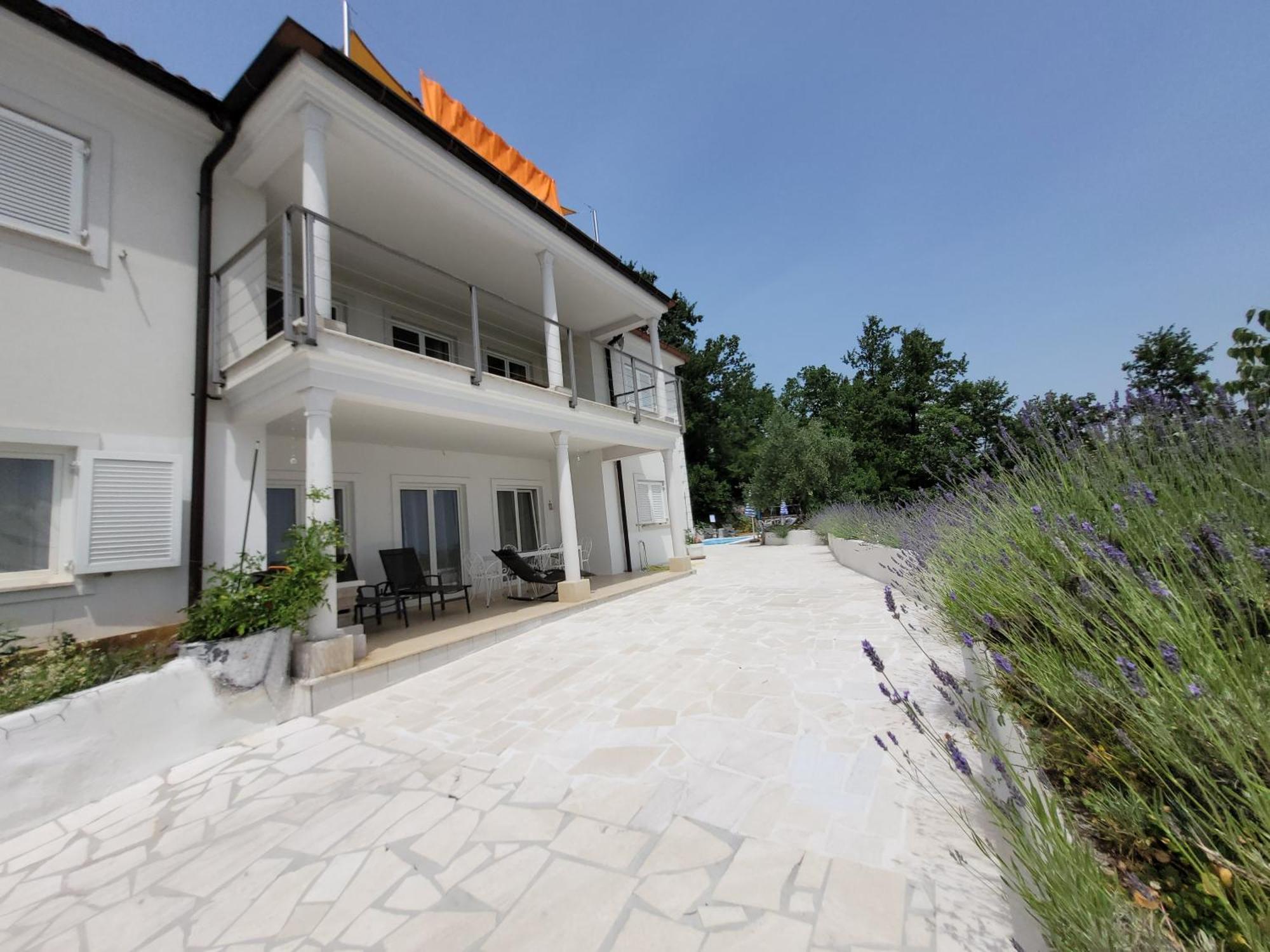 לובראן Apartments Chiara Mit Meerblick Und Pool Und Jacuzzi מראה חיצוני תמונה
