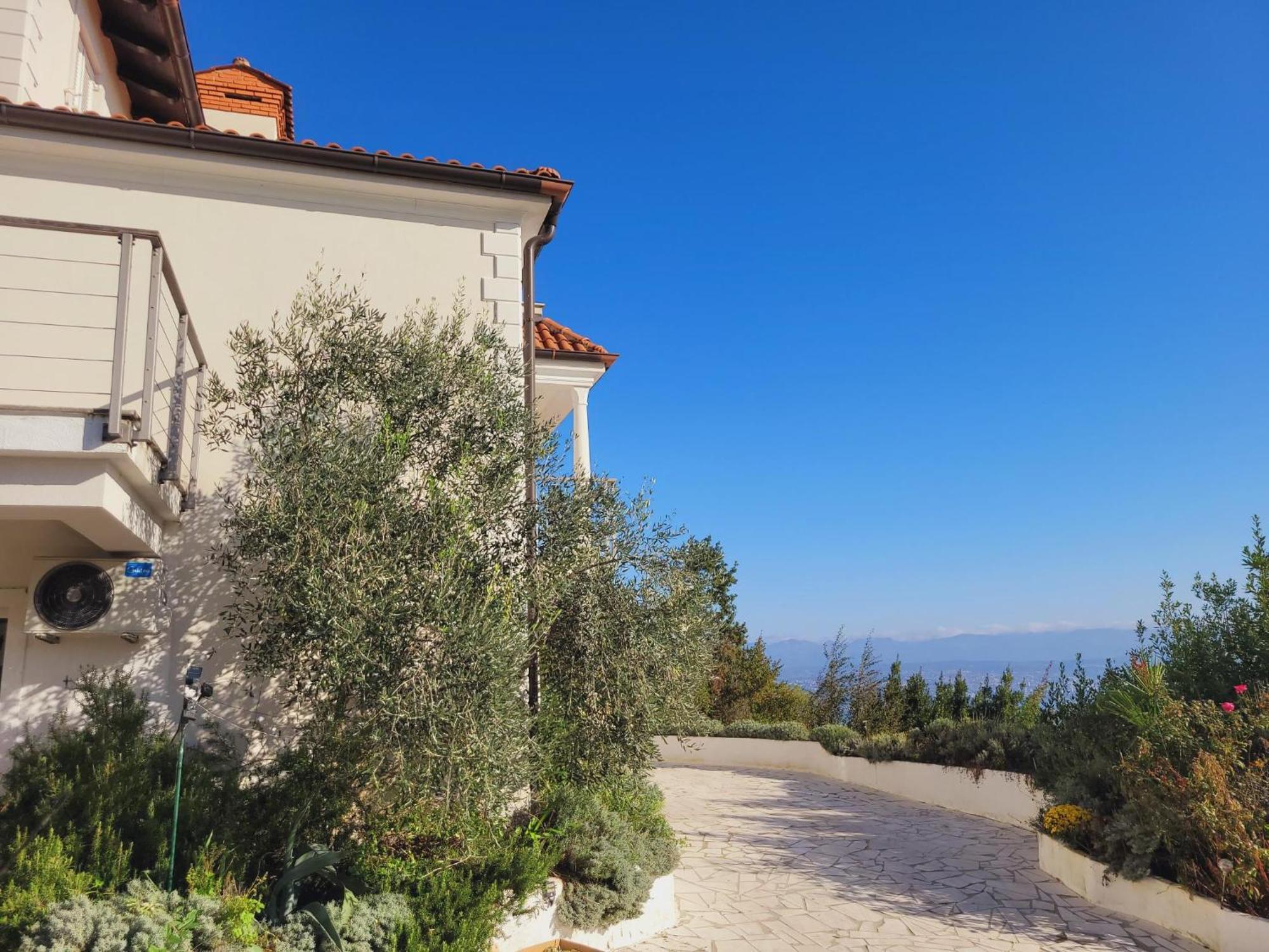 לובראן Apartments Chiara Mit Meerblick Und Pool Und Jacuzzi מראה חיצוני תמונה